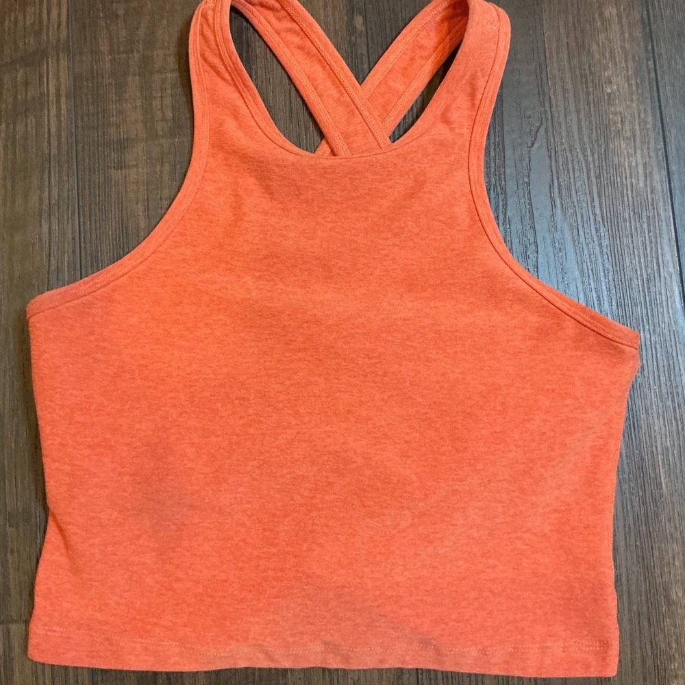 Beyond Yoga Heathered High Neck Criss Cross Back Crop Tank Top Orange Medium